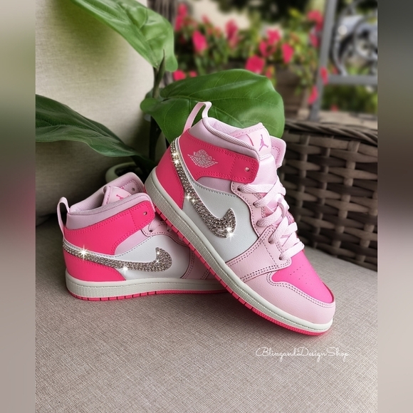 Girls Pink Nike Air Jordan Retro 1 Mid Little Kids Shoes With Clear Crystals - Picture 4 of 8